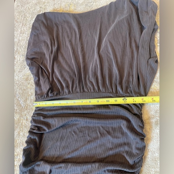 Line and Dot Desiree Ruched Midi Dress - Picture 9 of 10